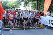 Start b2run 2011 um 19.30 Uhr (©Foto: Ingrid Grossmann)